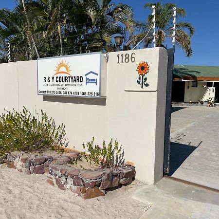 Hotel Ry Courtyard Oshakati Exteriér fotografie